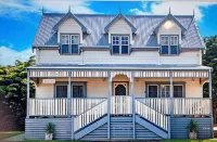 Sails - Elegant, Spacious Beach Villa