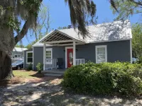 Newly Renovated 2 Bedroom 1 Bath