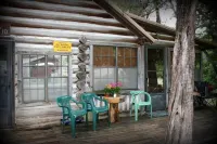 Cedarvale Cabins at Turner Falls Hotels in Murray County