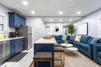 Comfort Meets Style 3-bedroom apartment with WiFi and Parking Close to NYC