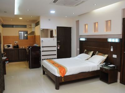 Maple Suites