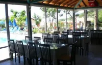 Red Rose Hotel