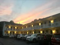 The Heritage of Lake George - parking