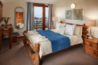 First Group Kowie River Chalets Hotel a Port Alfred
