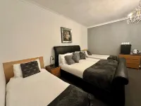The Elbow Room Hotels in Kirkcaldy