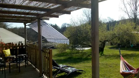 Domaine de la Velle Отели в г. Лерм