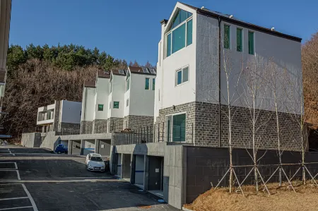 Polaris 700 - 101Dong Отели рядом с достопримечательностью «MonaYongPyong - Ski Resort»