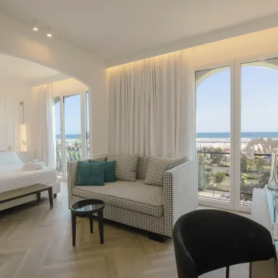 فندق دي لندن Hotels near ميراماري