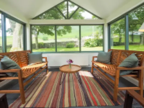 ウェイサイド コテージ ミロムのホテル