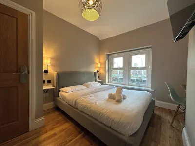 The Riverhouse Hotels near Sophia Gardens