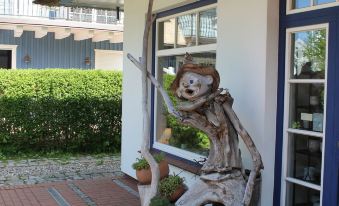 Geräumige Wohnung Mit Garten in Zingst