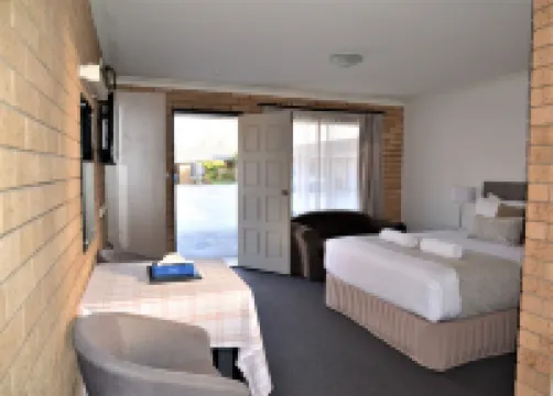 オルバニー アラワ モーター イン