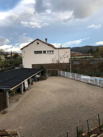 Les Fleurs Bleues Отели в г. Мандагу