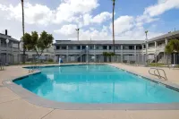 Spark by Hilton Santa Nella - Pools