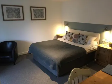 Parrett Hotel Отели в г. Эвершот