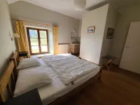 奧爾瓦爾的可愛度假屋，帶花園