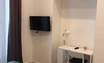 Mini Apartment with Bathroom and Kitchen