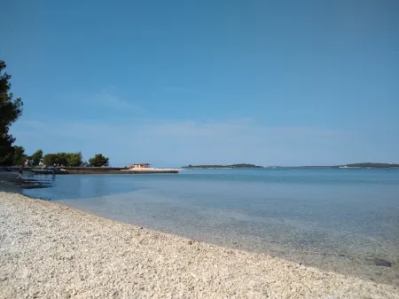 Cozy apartment with shared pool Отели в г. Перој