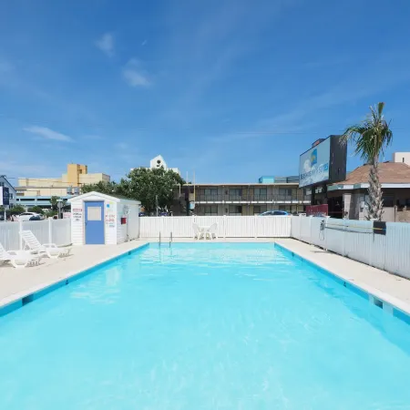 Seashire Inn & Suites