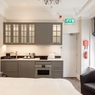 Molloys Apartments Hotels near Connolly Train Station