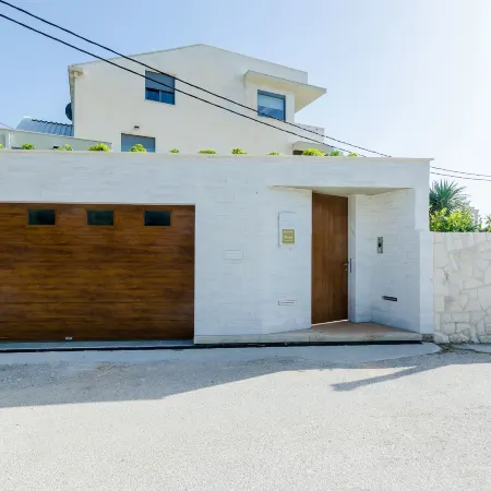 Villa Dolores Apartments