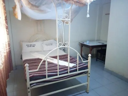 Club 280 Отели в г. Isiolo West