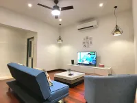 IBook8 Superior 1 Bedroom Gurney Suites  by IBook Homestay