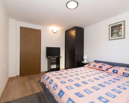 Apartments Jaksa Hotels in Vis