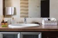 Thresh Apartments Airport by Airstay Hotels near Metropolitan Expo