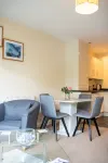No6 Hotels in Форест Таун