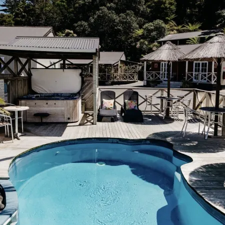 Anchor Lodge Motel Отели в г. Коромандел