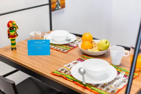 Live Laugh Love Beach Guest Home with AC Отели в г. Валонгу