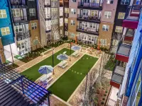Luxe 1Br King Suite Close to Downtown w Fast Wifi