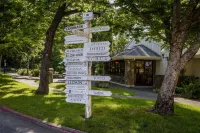 The Jack London Lodge Hotels in Glen Ellen