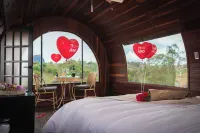 Glamping the Mountain - balcony