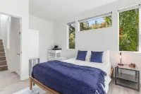 Syrax's Dragonstone Den Hotel a 