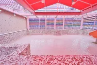 JANGYU ALMOND KIDS HOTEL - Pools