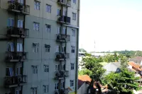 Best Deal 2Br Apartment at Suites @Metro Hotel di Sekejati