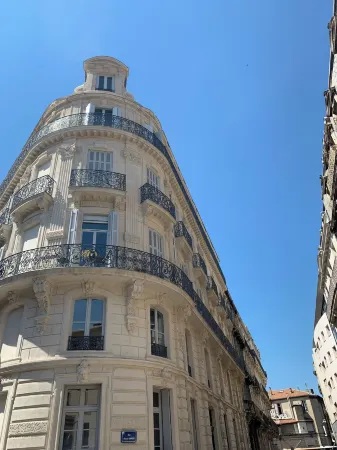 Casa Roma Montpellier Bed&Breakfast Chambres D hôte Отели рядом с достопримечательностью «Antigone»