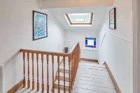 Host & Stay - Emerald Residence