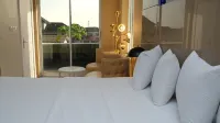 Dreams by DV8 Hotel Отели в г. 