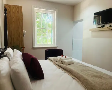 Heba Guest Lodge Hotels in Uitenhage