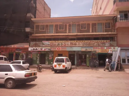 Desmak Hotel Отели в г. Isiolo West