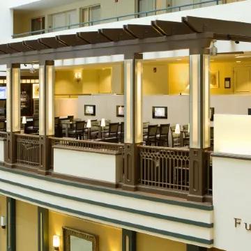 DoubleTree Suites by Hilton Hotel Boston - Cambridge