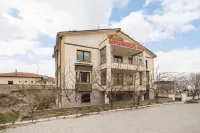 Castle Panorama House Hotel di 