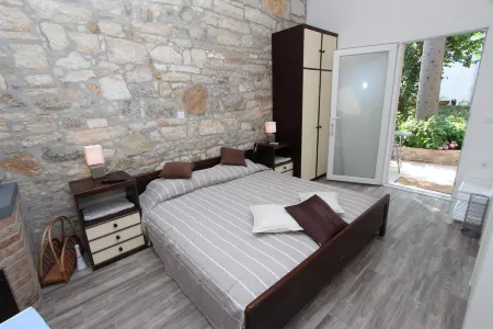 Apartments Santin Отели в г. Ровинь
