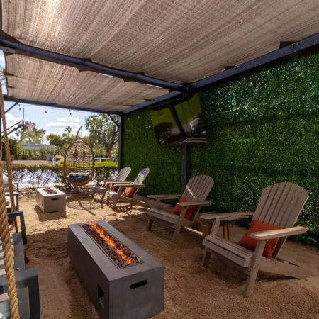 Spacious 6-bdrm Resort home in Scottsdale , Sleeps 16+ fitness room, Pickleball