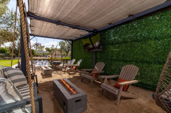 Spacious 6-bdrm Resort home in Scottsdale , Sleeps 16+ fitness room, Pickleball