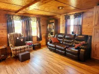 Cabin of Sunset View: cozy 3-bedroom cabin in Perkins with WiFi near OSU