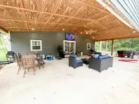 Charming Lakefront Cabin